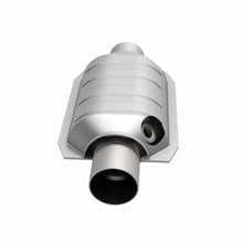 Load image into Gallery viewer, MagnaFlow Universal Catalytic Converter 2.5 W/Dual O2 Boss
