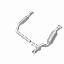 Load image into Gallery viewer, MagnaFlow Direct Fit Catalytic Converter 09-13 Dodge Ram 1500 Pickup 4.7L