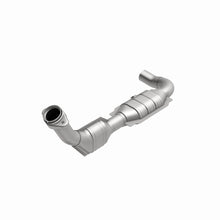 Load image into Gallery viewer, MagnaFlow Direct Fit Catalytic Converter 99 F150 4.6L V8 D/S 2WD
