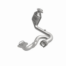 Load image into Gallery viewer, MagnaFlow Direct Fit Catalytic Converter 04-05 Taurus/Sable 3.0L