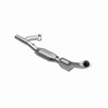 Load image into Gallery viewer, MagnaFlow Direct Fit Catalytic Converter 99-02 Expedition 5.4L 4wd