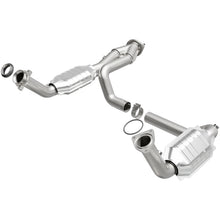 Load image into Gallery viewer, MagnaFlow DF Cat. Conv 02-06 Cadillac Truck. 8 5.3L Dual Conv. Y-Pipe Assy 2wd/Chevy Truck 99-07