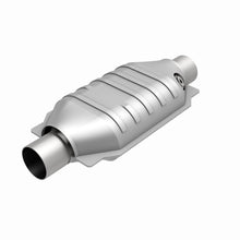 Load image into Gallery viewer, MagnaFlow Universal Catalytic Converter 3 Single O2 Boss