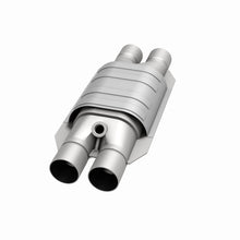 Load image into Gallery viewer, MagnaFlow Universal Catalytic Converter 2 D/D W/O2 Boss