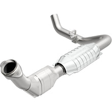 Load image into Gallery viewer, MagnaFlow Direct Fit Catalytic Converter 99-00 Ford Trucks 5.4L
