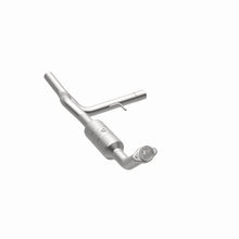 Load image into Gallery viewer, MagnaFlow Direct Fit Catalytic Converter F-150 04-06 8 4.6L