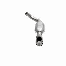Load image into Gallery viewer, MagnaFlow Direct Fit Catalytic Converter 97-98 Ford F-150 Pickup 4.2L D/S 4WD (49 State)