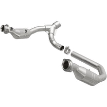 Load image into Gallery viewer, MagnaFlow Direct Fit Catalytic Converter 06-07 Ram 1500 4.7L Underbody