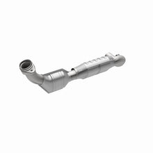Load image into Gallery viewer, MagnaFlow Direct Fit Catalytic Converter 01 Ford Trucks 5.4L