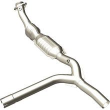 Load image into Gallery viewer, MagnaFlow Direct Fit Catalytic Converter 01-03 F150 5.4 Passenger Side OEM
