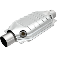 Load image into Gallery viewer, MagnaFlow Universal Catalytic Converter 2 Dual O2 Boss