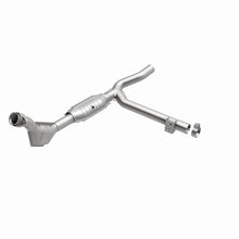 Load image into Gallery viewer, MagnaFlow Direct Fit Catalytic Converter 99-00 F-150 4.2L V6 2WD P/