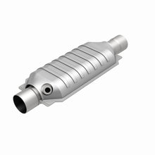 Load image into Gallery viewer, MagnaFlow Universal Catalytic Converter 2.5 Single O2 Boss