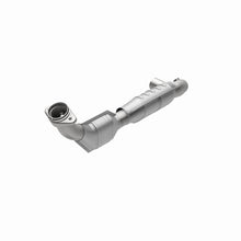 Load image into Gallery viewer, MagnaFlow Direct Fit Catalytic Converter 01 Ford Trucks 5.4L
