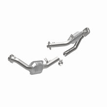 Load image into Gallery viewer, MagnaFlow Direct Fit Catalytic Converter 96-99 Ford Taurus3.0L 50S
