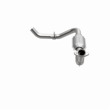 Load image into Gallery viewer, MagnaFlow Direct Fit Catalytic Converter 99-02 Expedition 5.4L 4wd