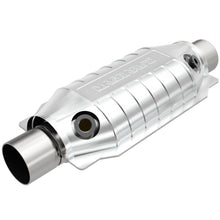 Load image into Gallery viewer, MagnaFlow Universal Catalytic Converter 3 Dual O2 Boss