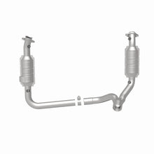 Load image into Gallery viewer, MagnaFlow Direct Fit Catalytic Converter 2006 Dodge RAM 1500 Pickup 5.7L Solid Front Axle