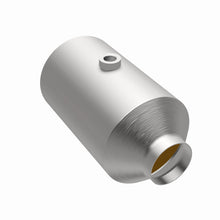 Load image into Gallery viewer, MagnaFlow Universal Catalytic Converter 2.50 Mid O2 CA