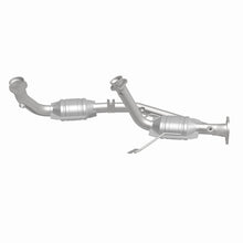 Load image into Gallery viewer, MagnaFlow Direct Fit Catalytic Converter 96-99 Taurus Code U AXOD 49