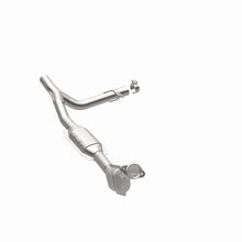 Load image into Gallery viewer, MagnaFlow Direct Fit Catalytic Converter 99 F-150 5.4L V8 P/S 2WD