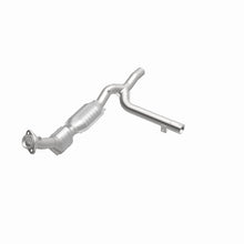 Load image into Gallery viewer, MagnaFlow Direct Fit Catalytic Converter 01-03 Ford F150 5.4L Passenger Side