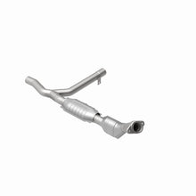 Load image into Gallery viewer, MagnaFlow Direct Fit Catalytic Converter 00-01 Ford F-150 4.6L 2wd