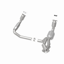 Load image into Gallery viewer, MagnaFlow Direct Fit Catalytic Converter 99-00 Chevy Pickups 4.3L