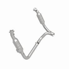 Load image into Gallery viewer, MagnaFlow Direct Fit Catalytic Converter RAM Pickup 2006 8 5.7L