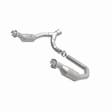Load image into Gallery viewer, MagnaFlow Direct Fit Catalytic Converter 06-07 Ram 1500 4.7L Underbody