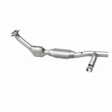 Load image into Gallery viewer, MagnaFlow Direct Fit Catalytic Converter 99-02 Expedition 5.4L 4wd