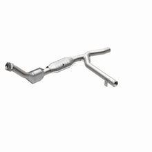 Load image into Gallery viewer, MagnaFlow Direct Fit Catalytic Converter 00-01 Ford F-150 4.6L 2wd