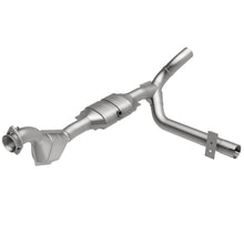 Load image into Gallery viewer, MagnaFlow Direct Fit Catalytic Converter 01 Ford Trucks 4.6L