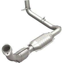 Load image into Gallery viewer, MagnaFlow Direct Fit Catalytic Converter 97-98 Ford Trucks 5.4L