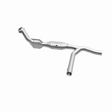 Load image into Gallery viewer, MagnaFlow Direct Fit Catalytic Converter 00-01 Ford F-150 4.6L 2wd