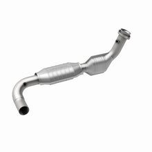 Load image into Gallery viewer, MagnaFlow Direct Fit Catalytic Converter 97 Ford F-150 5.4L (California)