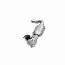 Load image into Gallery viewer, MagnaFlow Direct Fit Catalytic Converter 97 Ford F-150 5.4L (California)