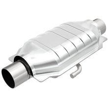 Load image into Gallery viewer, MagnaFlow Universal Catalytic Converter 2 W/Air FED