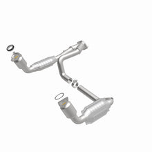 Load image into Gallery viewer, MagnaFlow DF Cat Conv Chevy/GMC Avalanche/Sierra/Silverado/Suburban/Yukon XL 1500 / Tahoe/Yukon 5.3L