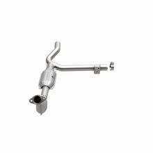 Load image into Gallery viewer, MagnaFlow Direct Fit Catalytic Converter 99-00 F-150 4.2L V6 2WD P/