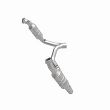 Load image into Gallery viewer, MagnaFlow Direct Fit Catalytic Converter RAM Pickup 2006 8 5.7L