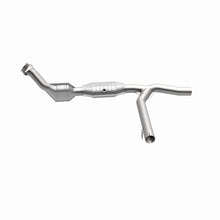 Load image into Gallery viewer, MagnaFlow Direct Fit Catalytic Converter 00-01 Ford F-150 4.6L 2wd