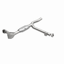 Load image into Gallery viewer, MagnaFlow Direct Fit Catalytic Converter 99-00 F-150 4.2L V6 2WD P/