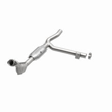 Load image into Gallery viewer, MagnaFlow Direct Fit Catalytic Converter 99-00 F-150 4.2L V6 2WD P/