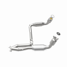 Load image into Gallery viewer, MagnaFlow DF Cat Conv Chevy/GMC Avalanche/Sierra/Silverado/Suburban/Yukon XL 1500 / Tahoe/Yukon 5.3L