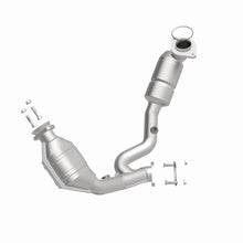 Load image into Gallery viewer, MagnaFlow Direct Fit Catalytic Converter 00-03 Ford Taurus 3.0 Front
