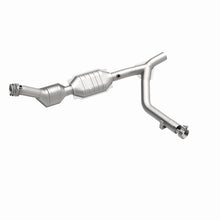 Load image into Gallery viewer, MagnaFlow Direct Fit Catalytic Converter 01 Ford Trucks 5.4L