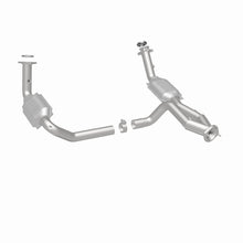 Load image into Gallery viewer, MagnaFlow DF Cat. Conv 02-06 Cadillac Truck. 8 5.3L Dual Conv. Y-Pipe Assy 2wd/Chevy Truck 99-07