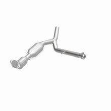 Load image into Gallery viewer, MagnaFlow Direct Fit Catalytic Converter 04-06 F-150 5.4 2WD P/S 49S