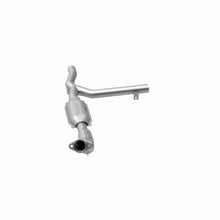 Load image into Gallery viewer, MagnaFlow Direct Fit Catalytic Converter 00-01 Ford F-150 4.6L 2wd